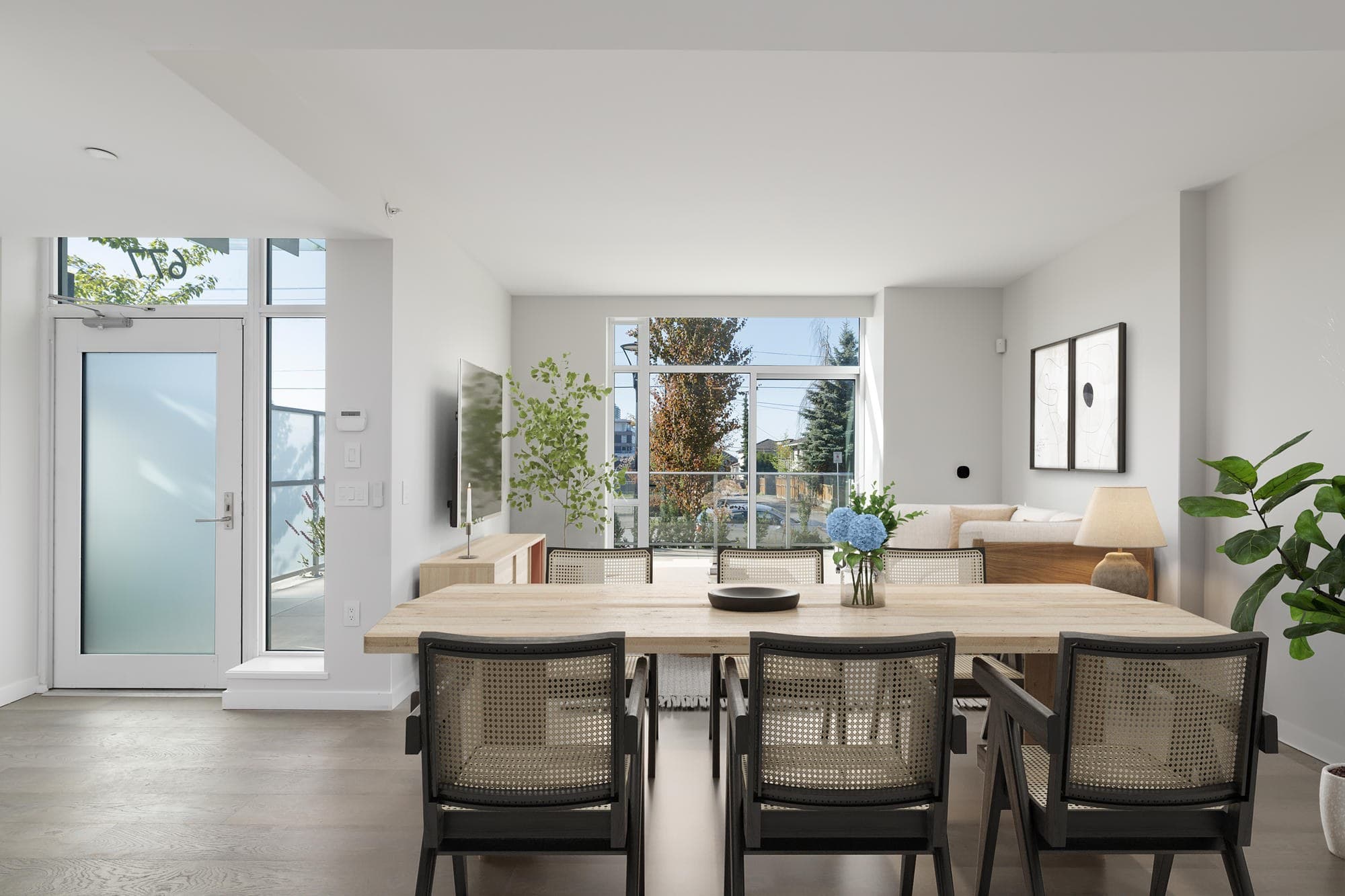 Interior & Appliances