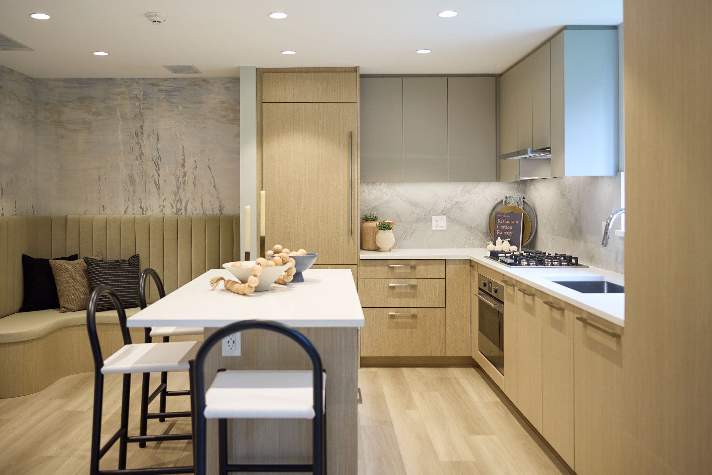 Interior & Appliances